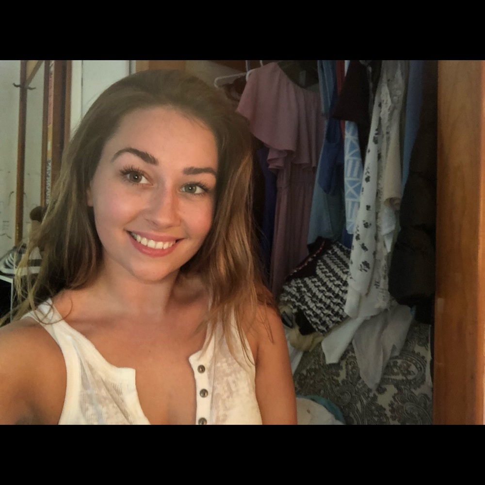 Meet your Posher, Holly - Picture 4 of 7